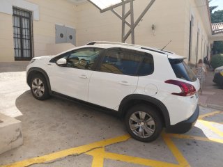 PEUGEOT 2008 Signature BlueHDi 100