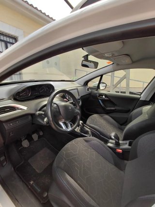PEUGEOT 2008 Signature BlueHDi 100