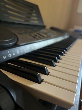 Teclado Casio CTK-651 con Soporte y Pedal