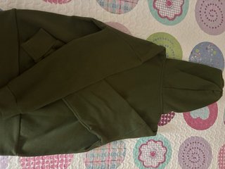 Sudadera verde con frase