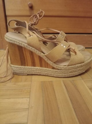 Sandalias cuña serraje tiras cruzadas 37