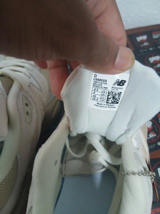 New Balance 9060 Beige/Blanco