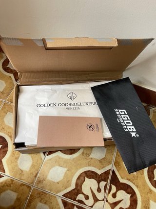 Golden Goose superstar