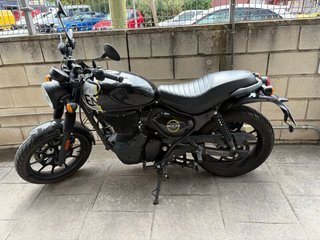Royal Enfield HNTR 350 Negra
