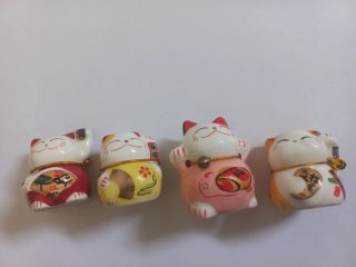 Colección 4 gatos de porcelana Maneki Neko