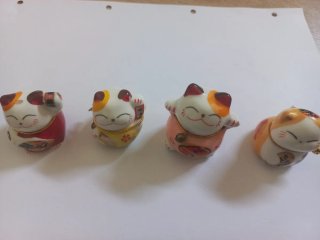 Colección 4 gatos de porcelana Maneki Neko