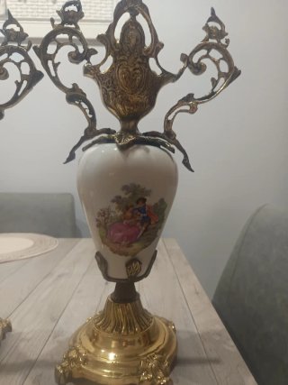Jarrón antiguo latón y porcelana