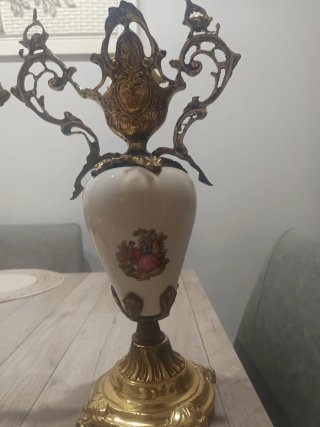 Jarrón antiguo latón y porcelana