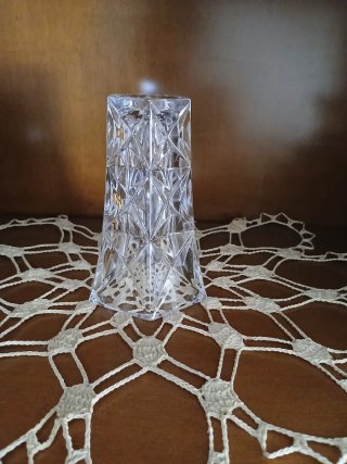 Jarrón de cristal tallado alto 14 cm