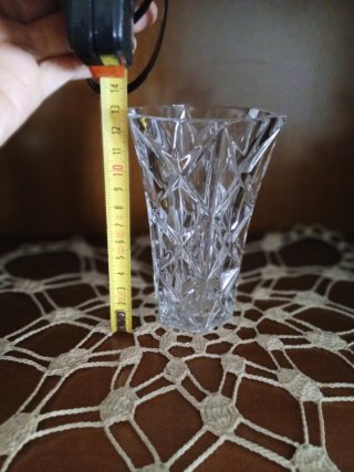 Jarrón de cristal tallado alto 14 cm