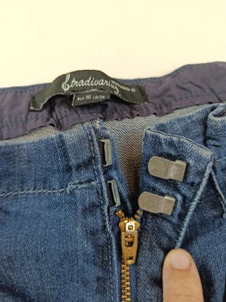 Short vaquero azul oscuro Stradivarius Talla 36 S