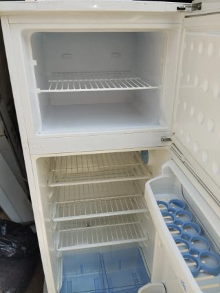 Nevera Beko 145cm