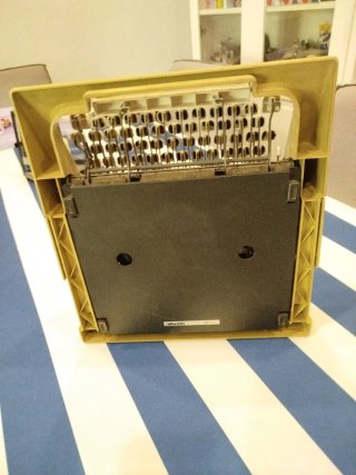 Máquina de escribir Olivetti Lettera 25