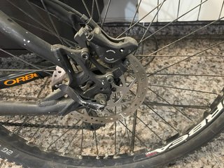 Bicicleta Orbea Negra Mas casco