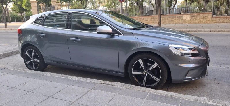 Volvo V40 2018 - foto 1