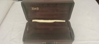 Trompeta Bach Stradivarius Mod. 43 con una *