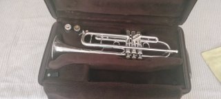Trompeta Bach Stradivarius Mod. 43 con una *