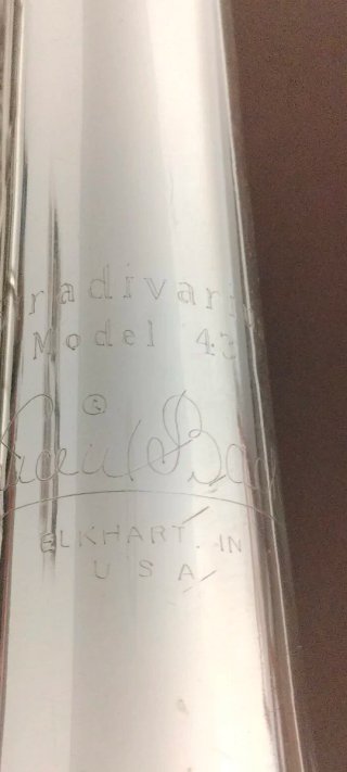 Trompeta Bach Stradivarius Mod. 43 con una *