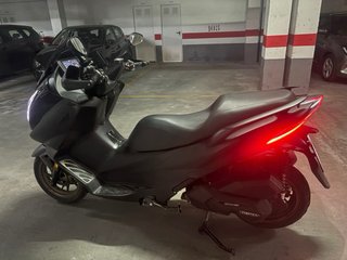 Zontes E125 Scooter Negra