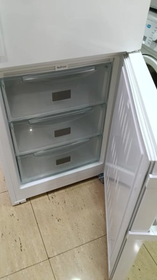 Nevera Liebherr blanca