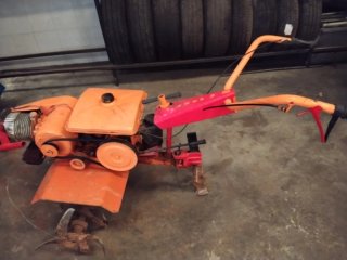 Motoazada Naranja piva y motor de sacar agua piva