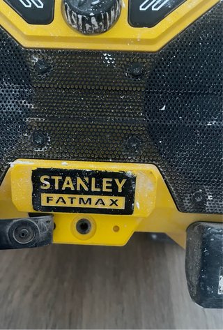 Radio Cargador Stanley Fatmax