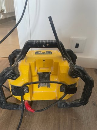 Radio Cargador Stanley Fatmax