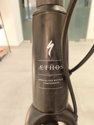 Specialized Aethos Talla 56 SRAM Rival Elec.