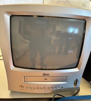 TV LG Antigua con Reproductor de Video VHS