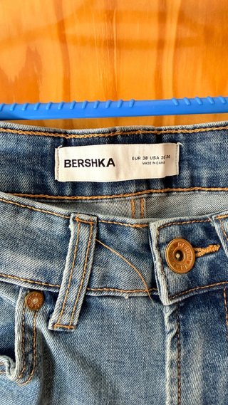 Pantalones vaqueros Bershka azules