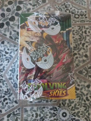 Pokémon booster box Evolving Skies Caja Sellada