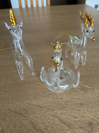 3 Figuras de Cristal con Detalles Dorados