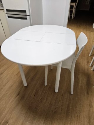 Mesa de cocina blanca extensible