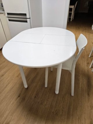 Mesa de cocina blanca extensible