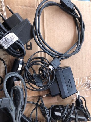 Cargadores móviles antiguos Nokia, LG, Sony Ericss