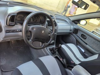 Renault laguna  laguna 2.0 RT 1998