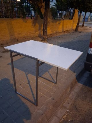 Mesa plegable extensible metal y madera