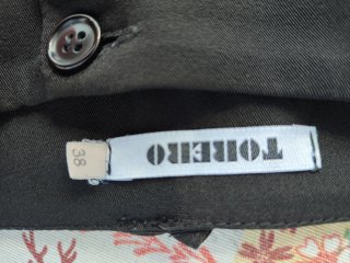 Pantalón negro de pinzas