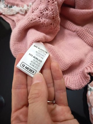 Conjunto de niña rosa con volantes