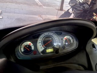 SUZUKI BURGMAN 200 Blanca