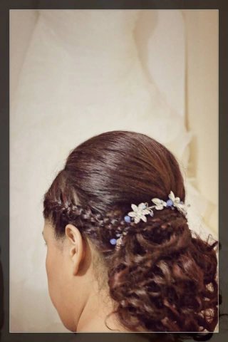 Tiara artesanal flores y brillantes