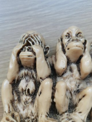 Figura 3 Monos Sabios