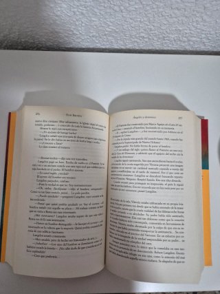 Ángeles y demonios