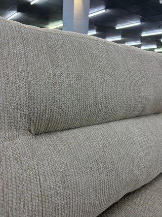 Sofá 2 plazas beige con arcón
