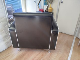 Sillón negro polipiel
