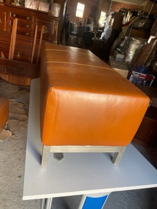 2 Bancos de Cuero Marrones