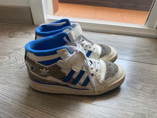 Zapatillas Adidas Blancas y Azules