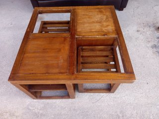 Mesa de centro de madera y cristal