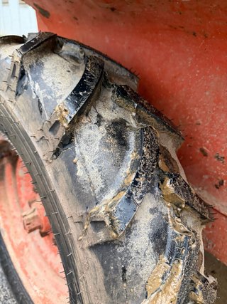 Dumper Ausa obra