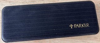 Bolígrafo Parker Negro y Dorado